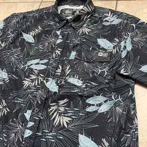 Salty Crew Shirt Mens M Black Vented Fishing Beach Geometric AOP Camping Casual